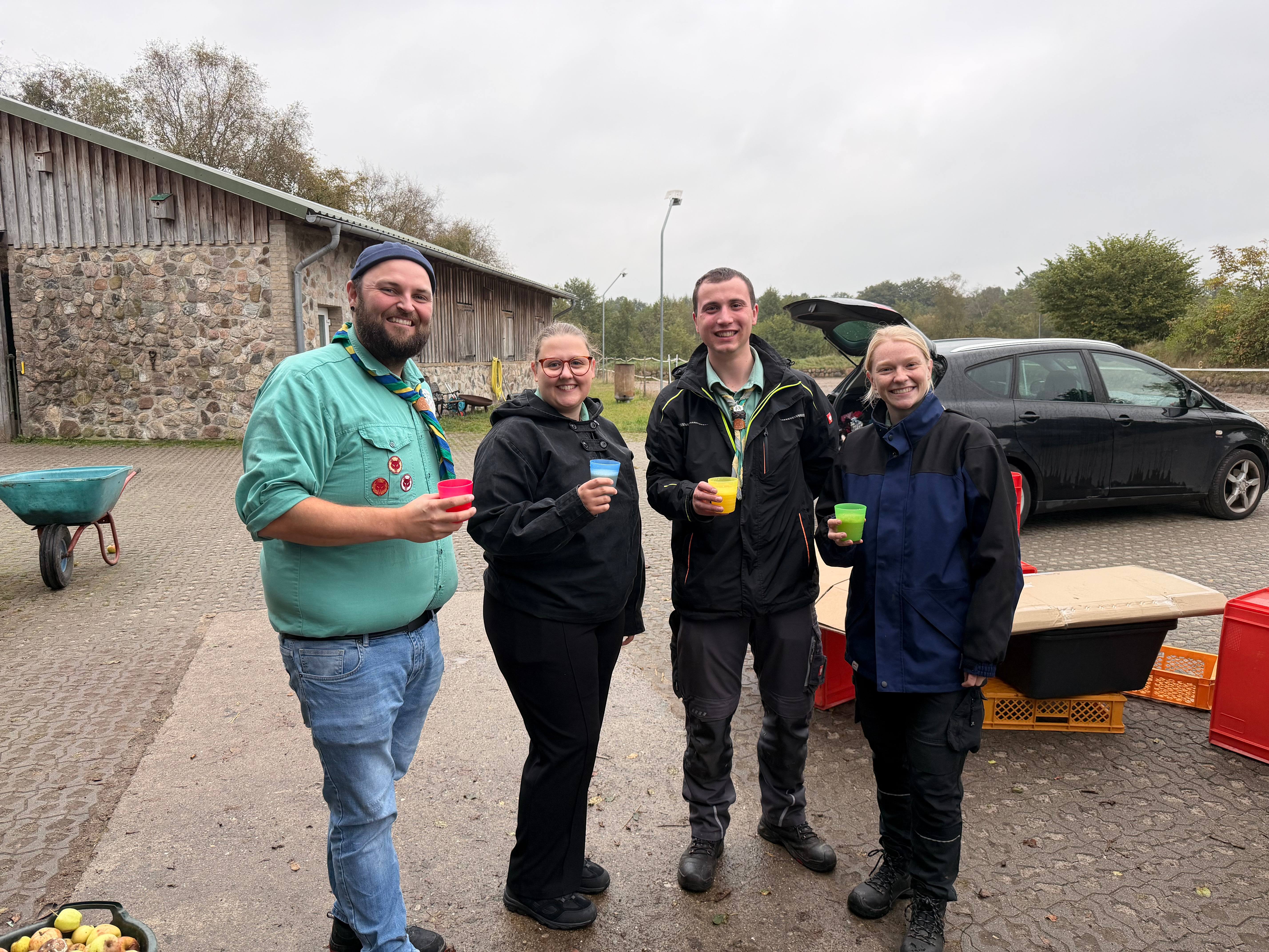 Unser Team bei der Apfelsaftaktion